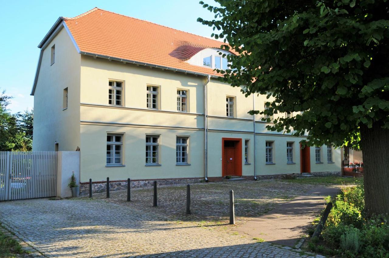Mirabellenhof - Kleine Ferienwohnung Mit Altstadtblick Biesenthal Bagian luar foto